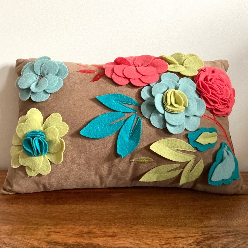 Mina Victory Dahlia Flower Accent Pillow Bloomcore Coloful Cottage 10” x 16”